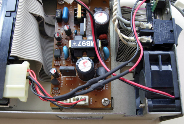 Image: Logitec LMO-640Fの廃熱ファンを交換