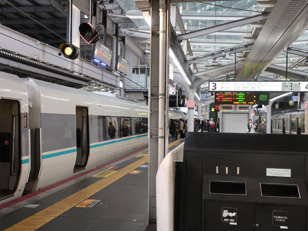 Image: 大阪駅