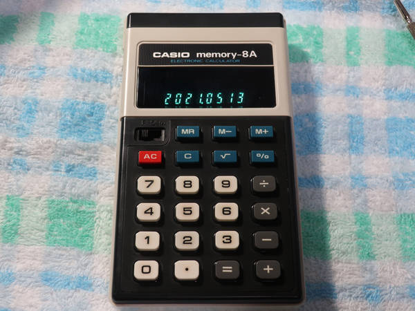 Image: ハンディ電卓『カシオ メモリー8A』(1975年製)を修理する