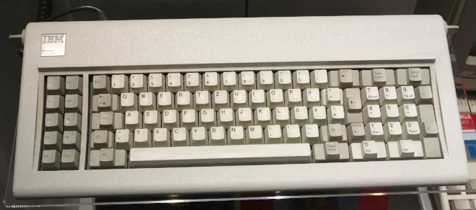 Image: IBM Model F keyboard DE layout