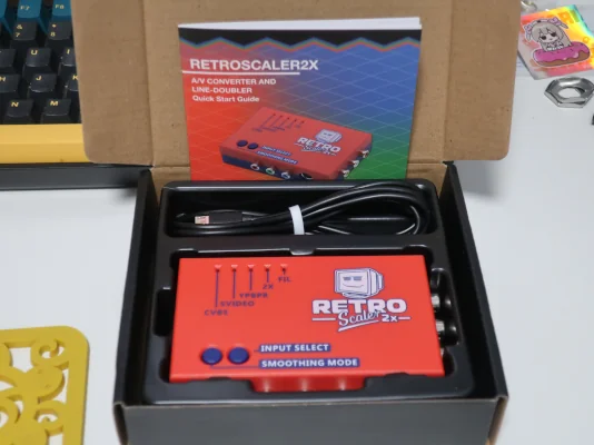 Image: 低遅延ビデオコンバーター RetroScaler2x と安物RCA変換器を比較